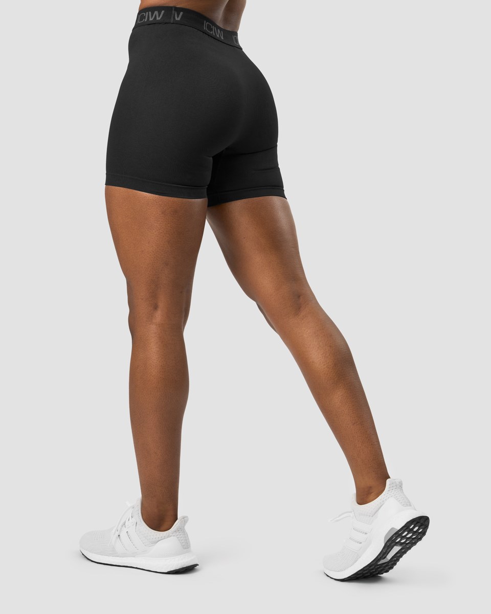 ICIW Define Seamless Logo Shorts Svarta | 847910OMP