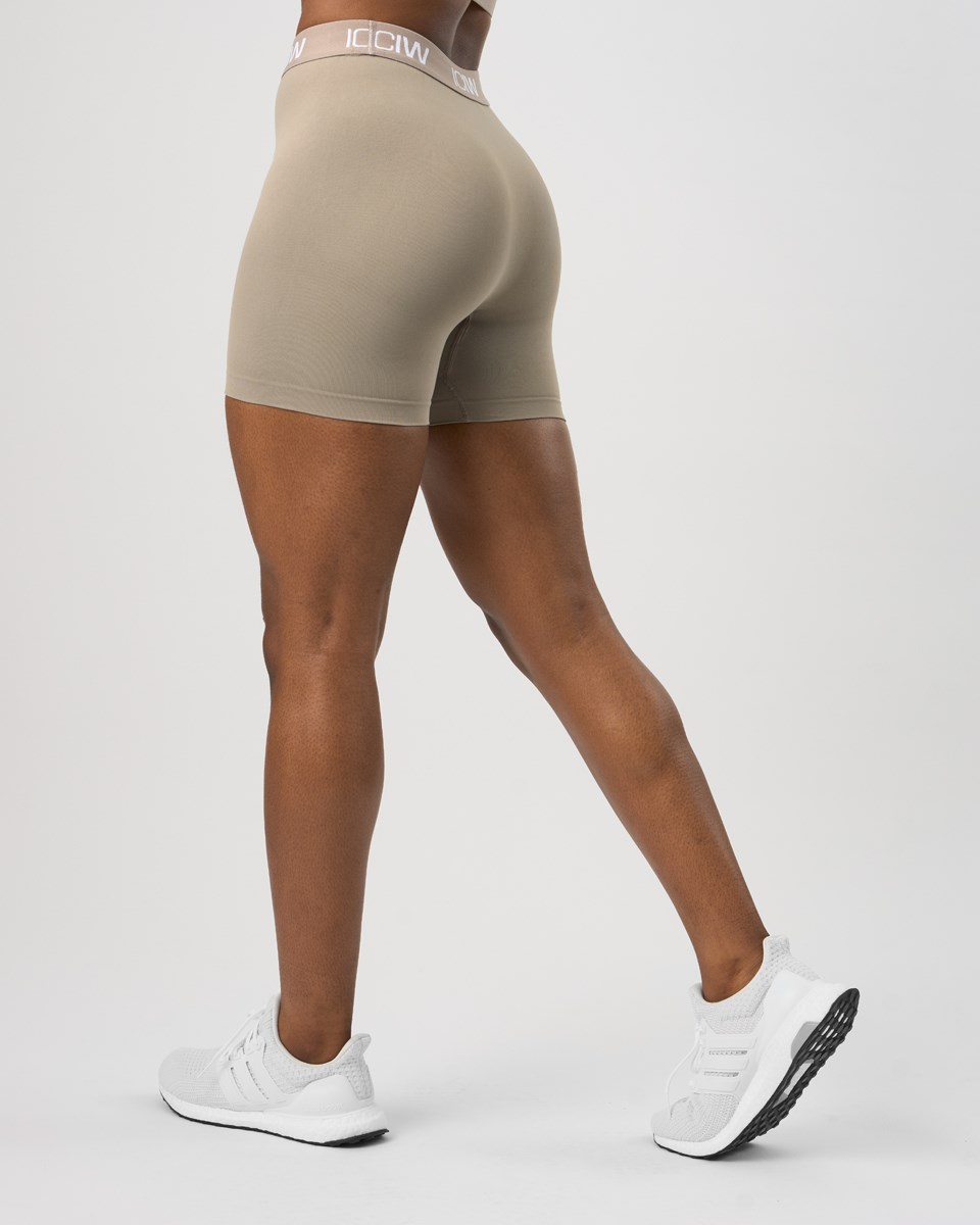 ICIW Define Seamless Logo Shorts Taupe Beige | 160359OWM